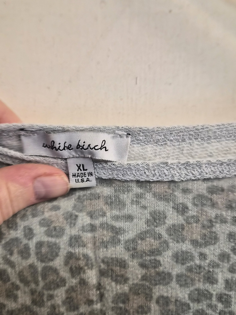 EUC White Birch Gray Leopard Twist Front Long Sleeve Top XL - Picture 3 of 3